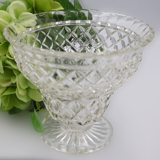 DEPRESSION GLASS TULIP VASE